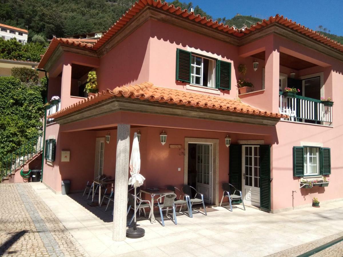 Residencial Ribeiro Hotell Geres Exteriör bild