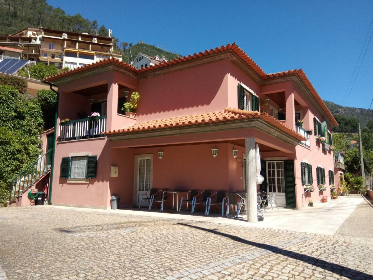 Residencial Ribeiro Hotell Geres Exteriör bild